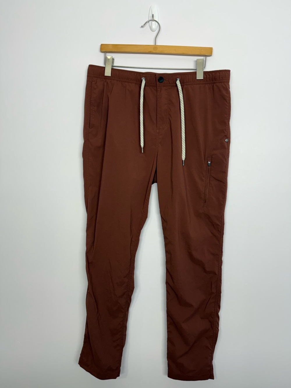Vuori Technical Climber Pant Cedar Size XL 29” Inseam Rust Orange